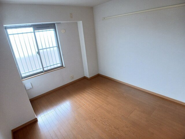 ＵＮＩＴＥ　ＳＯＥＭＯの内装|明るい色調の室内です