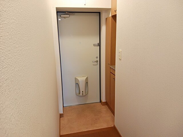 ＵＮＩＴＥ　ＳＯＥＭＯの玄関|収納もある玄関です