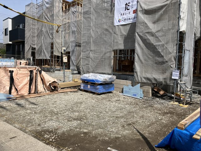 基山町小倉　3号棟オール電化新築戸建　一建設株式会社の駐車場