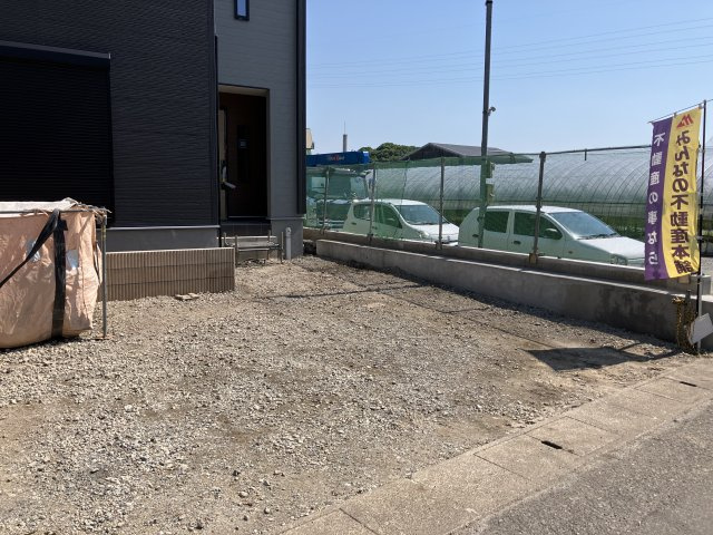 基山町小倉　3号棟オール電化新築戸建　一建設株式会社の駐車場