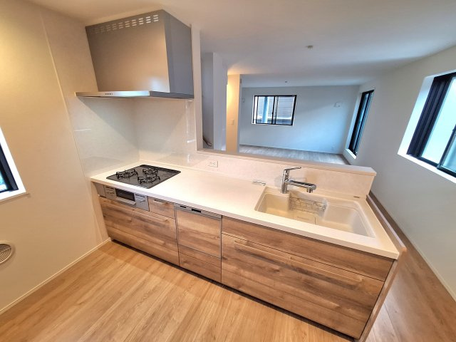 【その他】 | 葛飾区小菅3丁目　新築戸建 | 施工工務店の同程度仕様、施工例写真です。早期ご成約に限り、外壁材やフローリング、水廻り設備等のカラーセレクトも承ります！