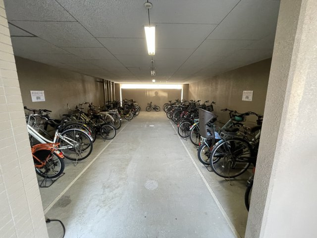 アルファステイツ土佐町の駐輪場