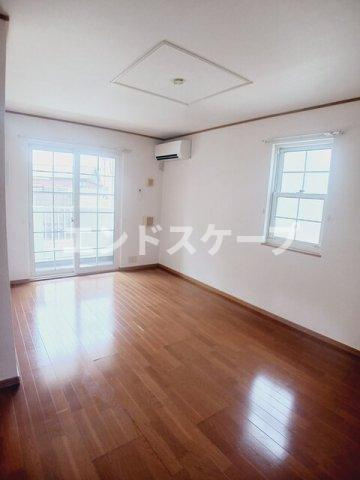 ローレルの居間・リビング|高崎、前橋のお部屋探しはエンドスケープまで！お客様の理想お聞かせ下さい♪