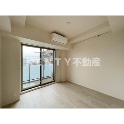 【居間・リビング】 | オーキッドレジデンス戸越公園 | こちらのリビングで趣味の時間をお楽しみください