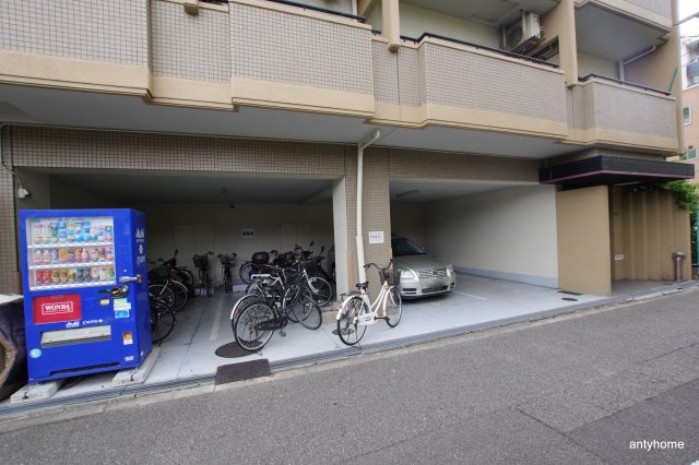 十三オリエントハイツ　仲介手数料無料の駐車場