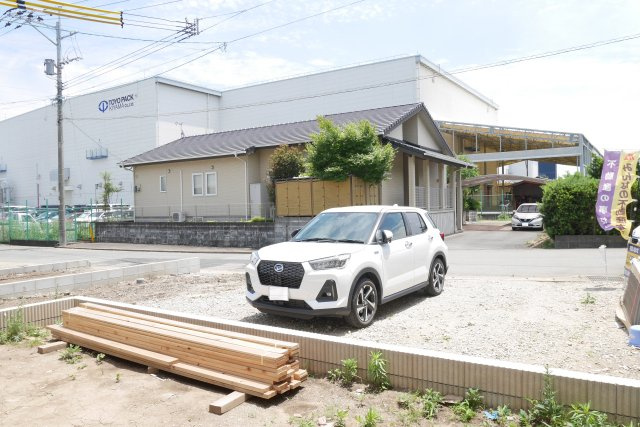 基山町小倉　4号棟オール電化新築戸建　一建設株式会社の駐車場