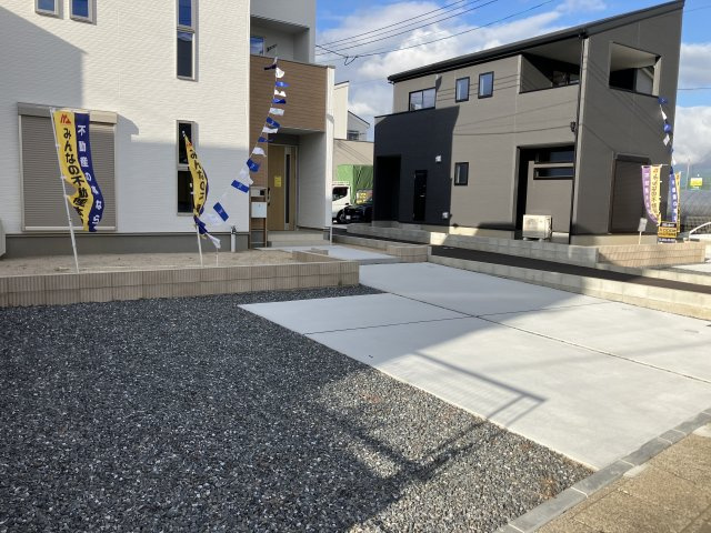 基山町小倉　4号棟オール電化新築戸建　一建設株式会社の駐車場