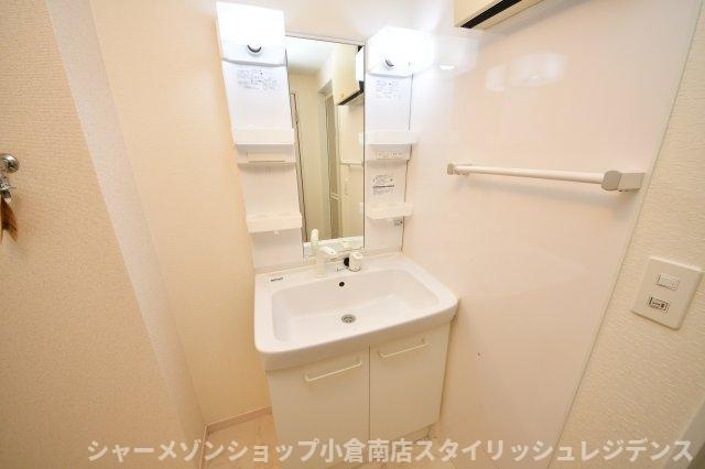コンフォールパピヨンの洗面所