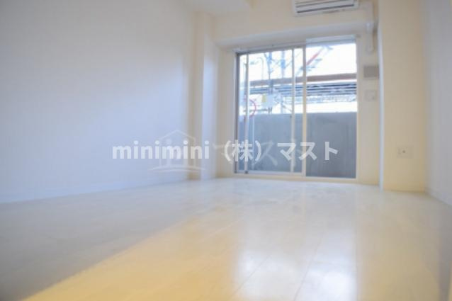 レジュールアッシュ難波ＭＩＮＡＭＩ　Ⅱの居間・リビング