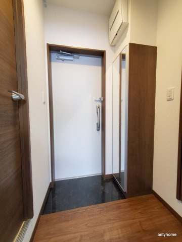 Amour Ville 江坂　仲介手数料無料の玄関