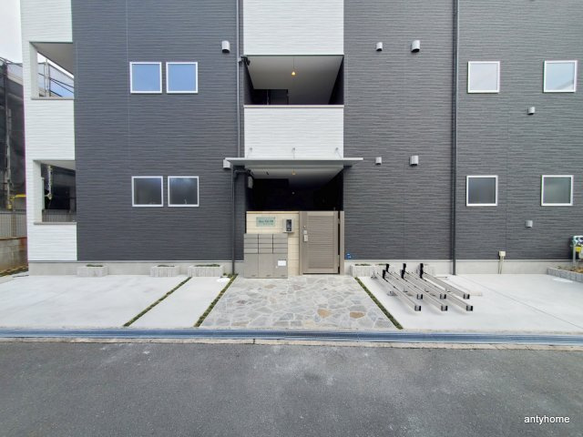 Amour Ville 江坂　仲介手数料無料のエントランス