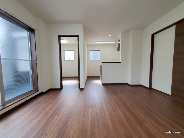 Amour Ville 江坂　仲介手数料無料の居間・リビング