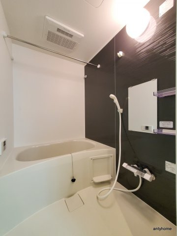 Amour Ville 江坂　仲介手数料無料の浴室