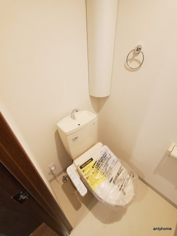 Amour Ville 江坂　仲介手数料無料のトイレ