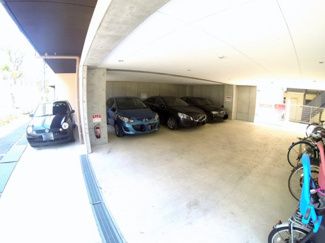 【駐車場】