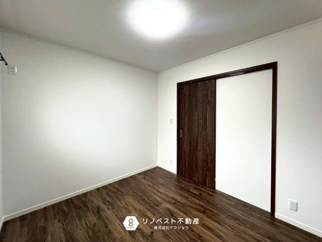 東大阪市御厨南2丁目中古戸建の洋室|シンプルな洋室でお部屋のレイアウトを楽しんでください♪