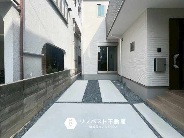 東大阪市新池島町3丁目1期の前面道路含む現地写真|【リノベスト不動産】女性スタッフ・男性スタッフ共に活躍中！