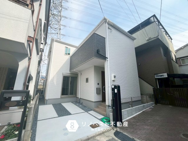 東大阪市新池島町3丁目1期の外観|2026年1月に完成したばかりの新築戸建て！
前面道路6.6ｍ！駐車場1台分完備◎