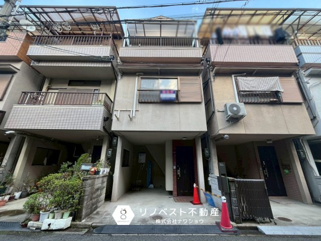 東大阪市岩田町1丁目の外観|2025年5月フルリフォーム済み♪
地上3階建ての4DK♪
