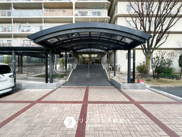 八戸ノ里ニュースカイハイツのエントランス|【リノベスト不動産】リフォーム・リノベーションのご相談も承ります♪