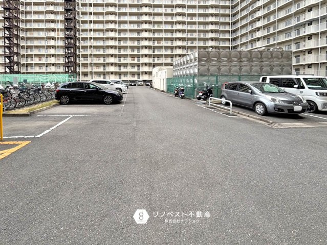 八戸ノ里ニュースカイハイツの駐車場|【リノベスト不動産】土日祝も営業中！HPより来店予約も可能です◎