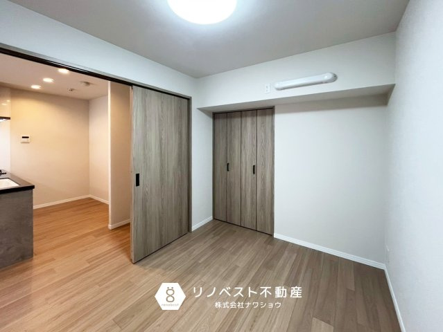 八戸ノ里ニュースカイハイツの洋室|約4.5帖の洋室！
キッチンからの動線がスムーズなので、お子様の遊び場としておすすめ♪