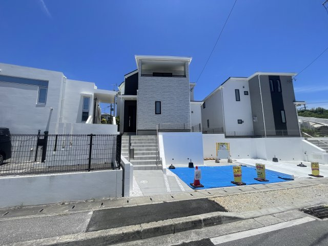 糸満市兼城（全2棟）A号棟の外観|A号棟　並列駐車2台可♪