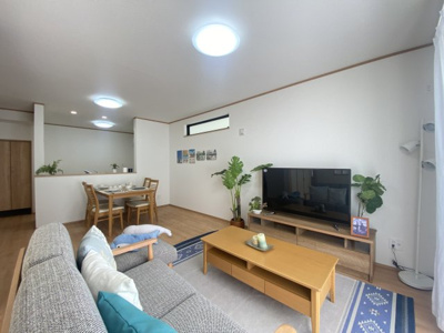 【居間・リビング】 | 糸満市兼城（全2棟）A号棟 | ※同仕様写真です