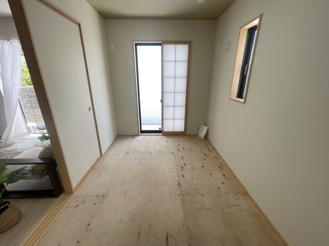 糸満市兼城（全2棟）A号棟の和室|A号棟　和室5帖＋収納付き♪