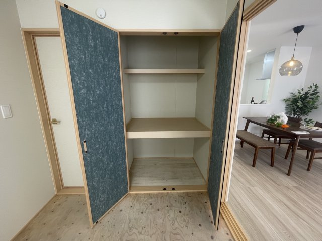 糸満市兼城（全2棟）A号棟の収納|A号棟　和室5帖＋収納付き♪