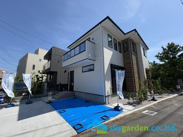 藤沢市鵠沼藤が谷３期　新築戸建　全１棟の外観|開放感ある角地