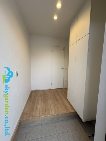 藤沢市鵠沼藤が谷３期　新築戸建　全１棟の玄関|毎日通る玄関はこちらです