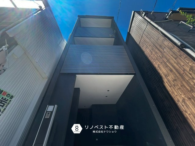東大阪市足代3丁目新築戸建の外観|黒基調のスタイリッシュな外観です！