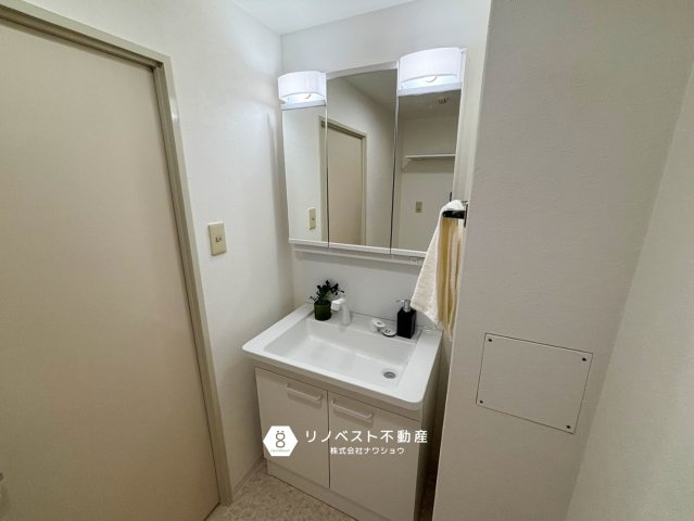 ハイネスプリモール城東の洗面所|洗面室も広いため着替えや身支度を快適に！