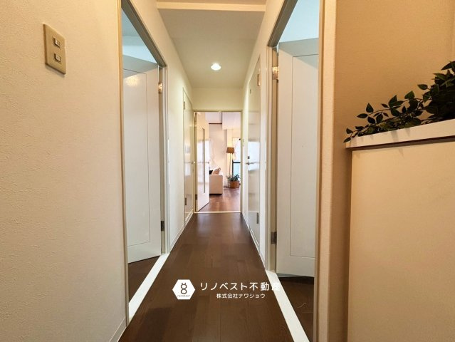 ハイネスプリモール城東の玄関|フローリングでお掃除しやすい♪