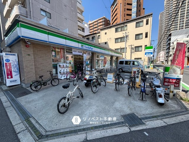 ハイネスプリモール城東の周辺|マンションから約145ｍに位置するファミリーマート！