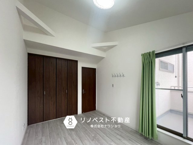 東大阪市大蓮北３丁目の洋室|各居室に大容量のクローゼット付き！さらに、各居室6帖以上のため広々とした空間です◎
