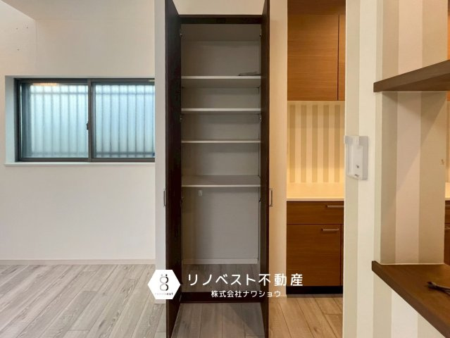 東大阪市大蓮北３丁目の収納|【リノベスト不動産】テナント（事業用）物件のご紹介も可能です。事務所移転・新規開業等お気軽にご相談ください♪
