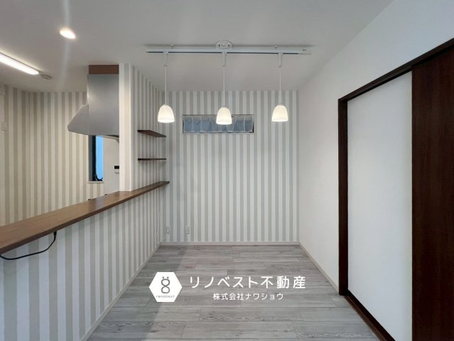 東大阪市大蓮北３丁目の居間・リビング|ダイニングスペースとリビングの空間を分けることができますね♪