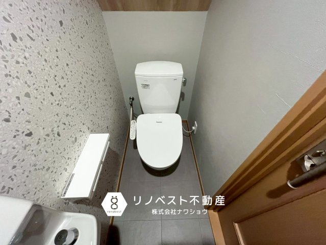 東大阪市岩田町6丁目のトイレ|トイレは各階にございますので、朝の身支度時間が重なっても安心♪