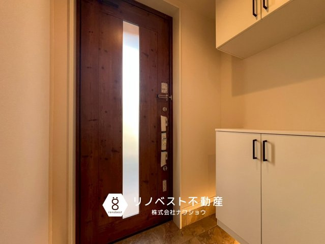 東大阪市今米1丁目の玄関|靴のニオイ撃退には10円玉！「銅」には強力な殺菌・消臭作用があるため、雑菌の繁殖を抑えてくれるので、一晩入れておくだけで効果がでます！