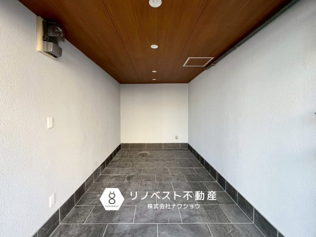 東大阪市今米1丁目の駐車場|雨の日も安心なビルトインガレージ◎