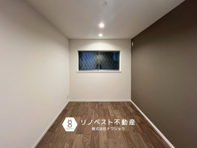 東大阪市今米1丁目の洋室|1階洋室は客間におすすめ♪リビングを通さず対応できるから急な来客時に役立ちます◎
お子様のお友達が遊びに来た時にも使えますね！