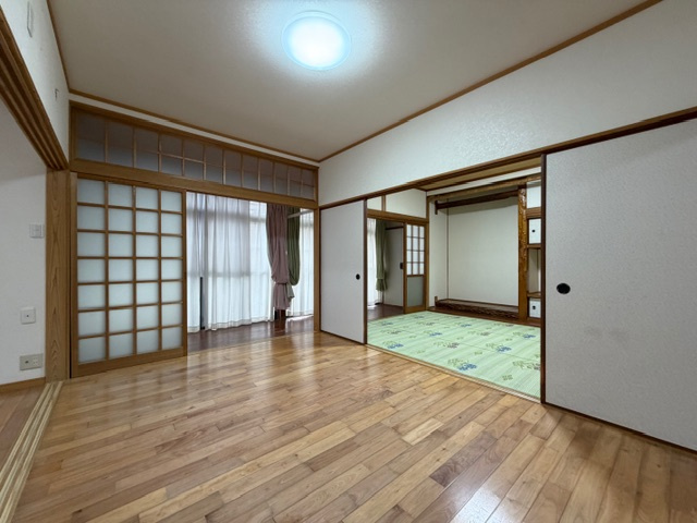 都城市都原町の中古一戸建の洋室