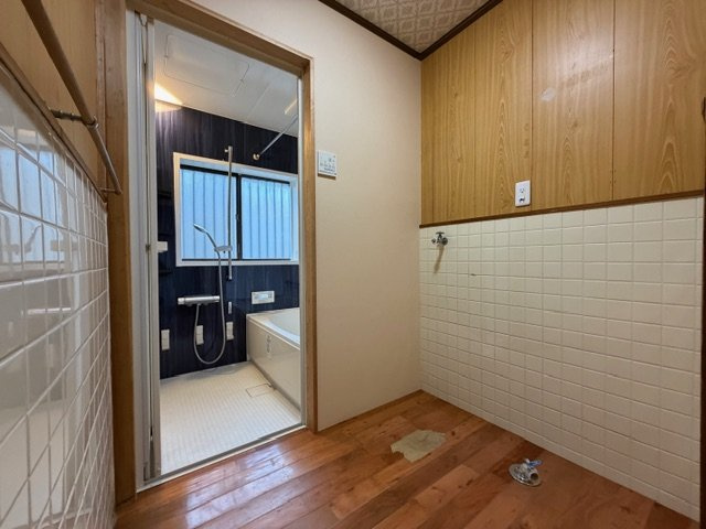 都城市都原町の中古一戸建の脱衣所