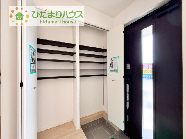 【収納】 | かすみがうら市下稲吉第15　新築戸建　2号棟 | 使い勝手の良い大きなシューズボックス☆乱雑になりがちな玄関をスッキリ見せてくれます！