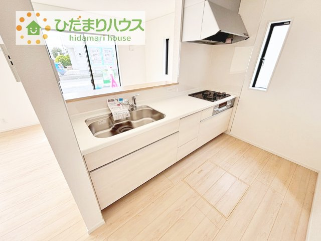 【キッチン】 | かすみがうら市下稲吉第15　新築戸建　2号棟 | 料理をしながらでも、ご家族との会話を楽しめる対面式キッチン♪