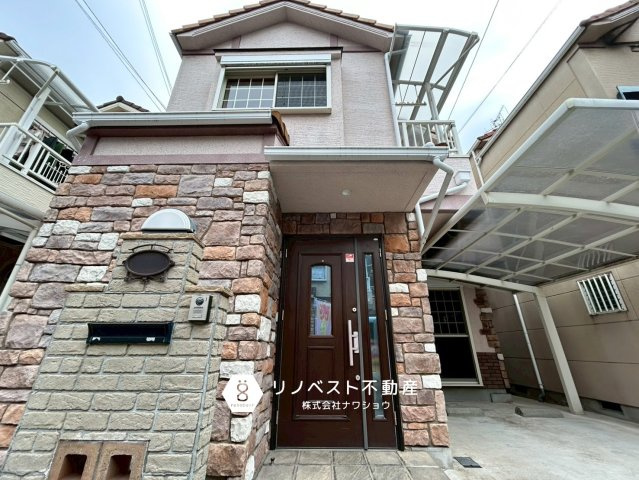東大阪市若江本町3丁目の外観|2026年2月リフォーム完成！
駐車場1台分完備◎