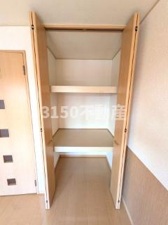 リビングタウン南塚　Bの収納