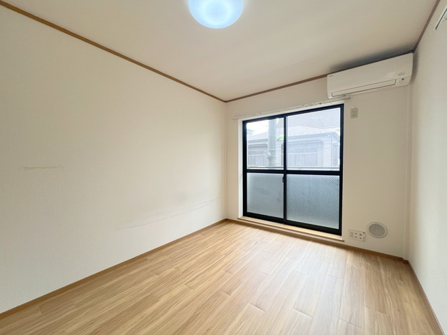 ハイメック上馬の居間・リビング|★明るいフローリングの角部屋です★
